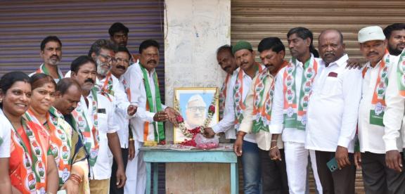 Warangal Congress party leaders celebrated the birth anniversary of Babu Jagjivan Ram