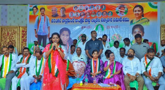 Warangal Parliamentary Constituency Congress Party candidate Dr. Kadiyum Kaviya with local MLA Yeshwini Reddy in Pala Kirti Mandal.