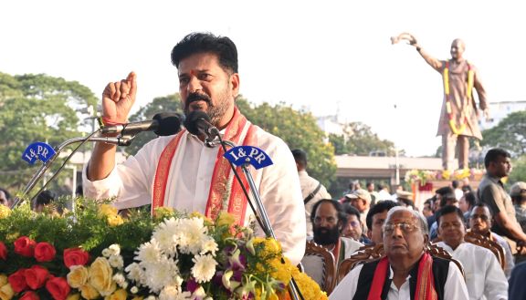 The Chief Minister unveiled the statue of Rajiv Gandhi installed in front of the Telangana Secretariat