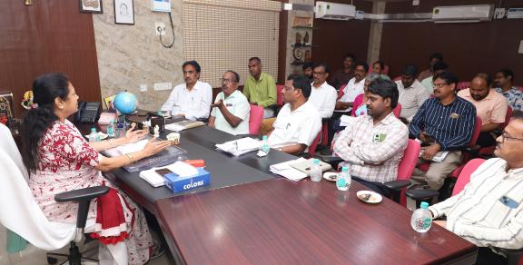 Avoid delay in repair of cleaning vehicles: City Mayor Mrs. Gundu Suddha Rani