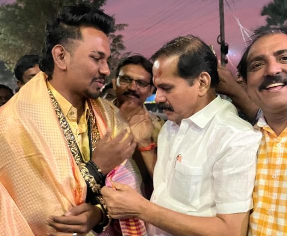 nabeel met dasiam vinay bhaskar