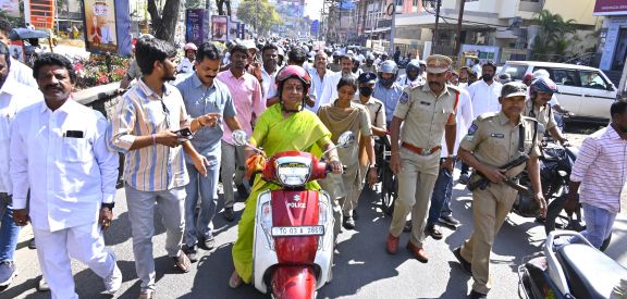 road sasety, konda surekha