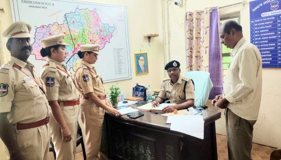 acp visited women police station