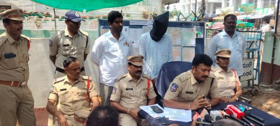 Kazipet Police Arrests Man for Cheating Unemployed Youth with Fake Govt Jobs Worth Rs 85 Lakh